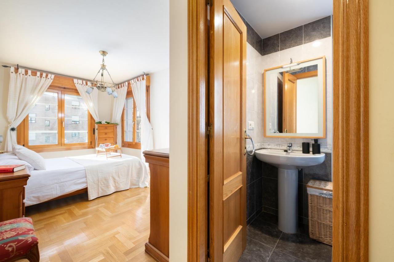 Apartamento Con Piscina Apartment *